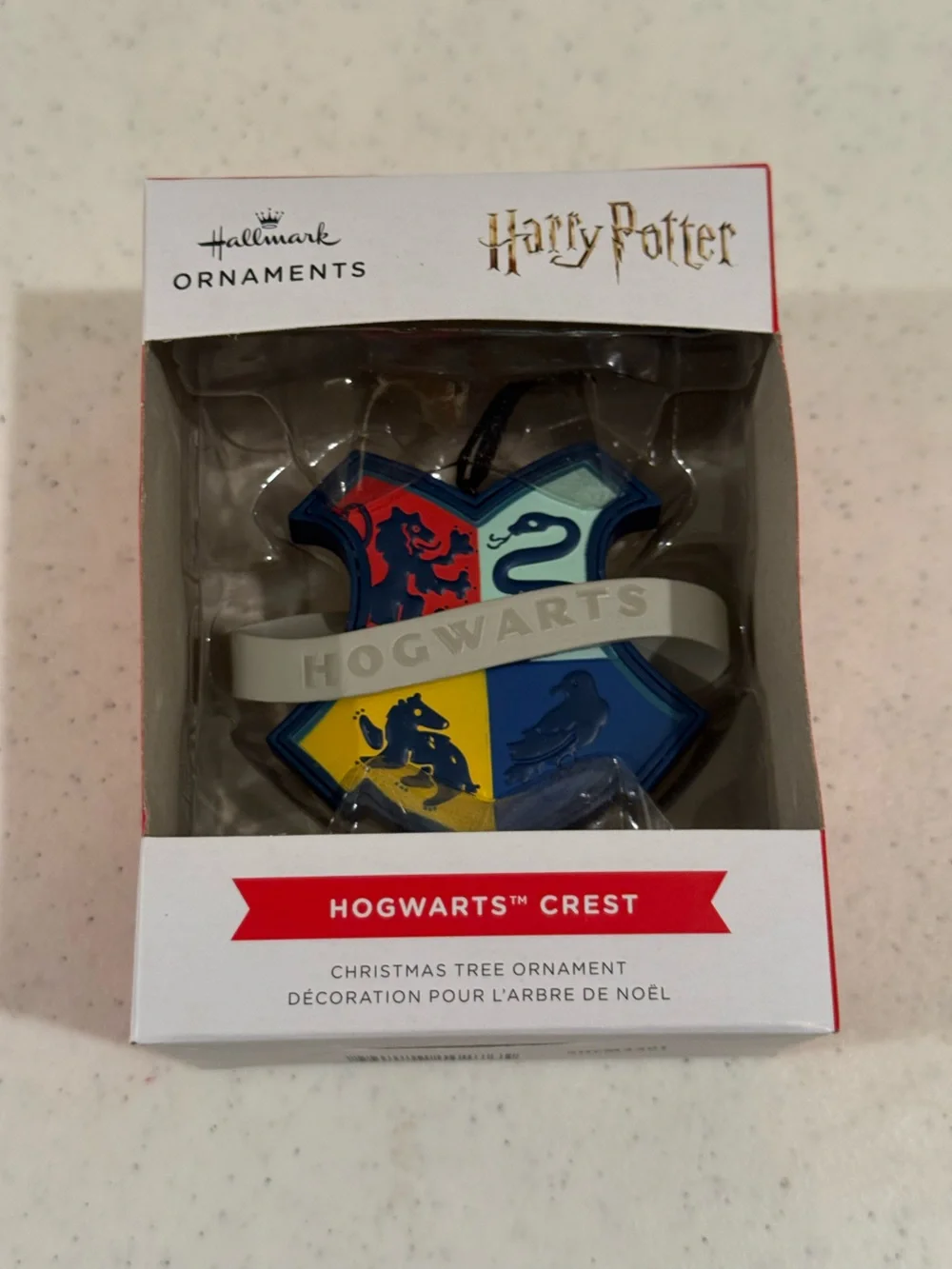 NEW Hallmark Harry Potter “ Hogwarts Crest “ Ornament